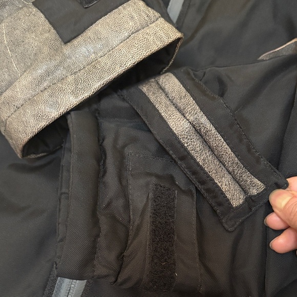Napapijri Black and Gray Ski Jacket Size L - Picture 14 of 16